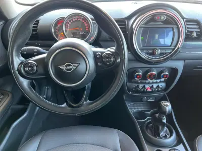 MINI Clubman 2019 - 22000 EUR, 169000 km - AUTO.MOTO.pt - 169000km - foto 6 de 11