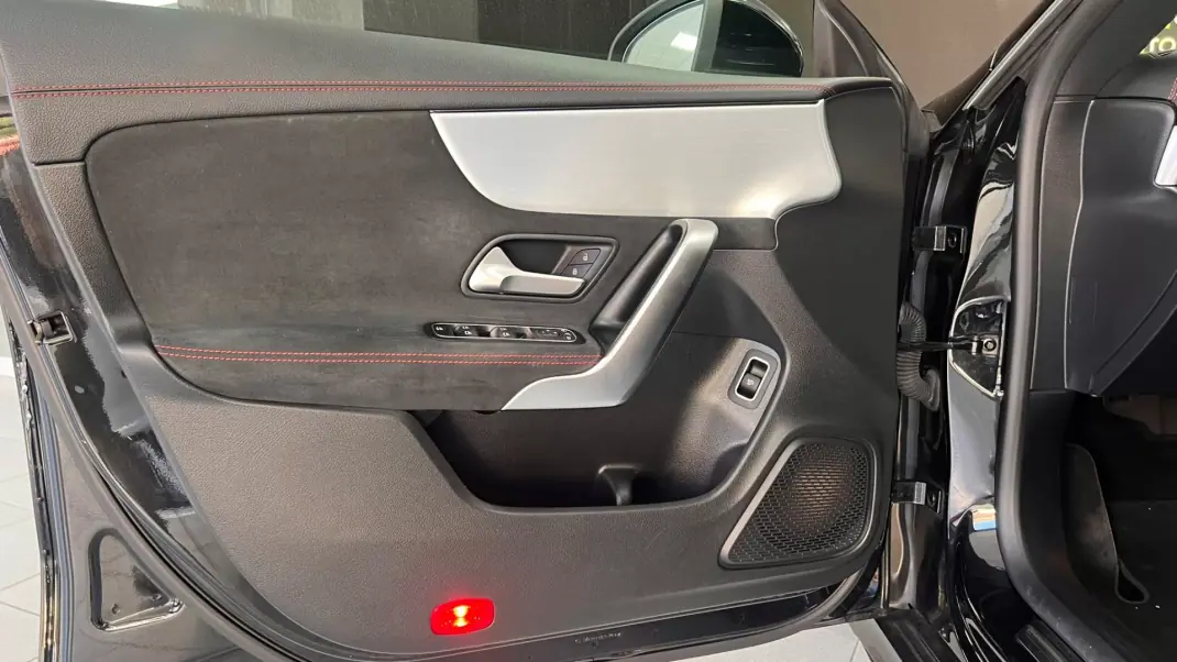Mercedes-Benz CLA 180 2020 - 24000 EUR, 209314 km - 209314km - foto 12 de 55