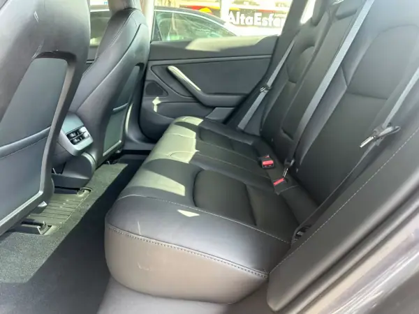 Tesla Model 3 2020 - 33900 EUR, 48971 km - 48971km - foto 29 de 31