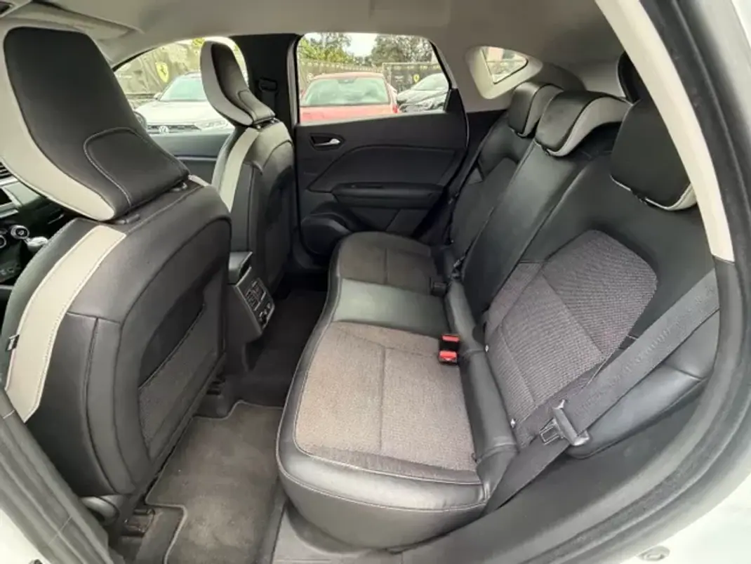 Renault Captur 2022 - 16900 EUR, 84100 km - AUTO.MOTO.pt - 84100km - foto 2 de 12