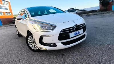 Citroën DS5 2015 - 10900 EUR, 175000 km - AUTO.MOTO.pt - 175000km - foto 2 de 17