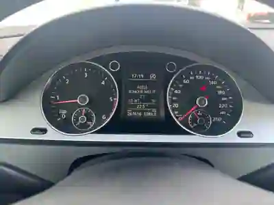 Volkswagen Passat Variant 2010 - 6500 EUR, 267616 km - foto 5 de 15