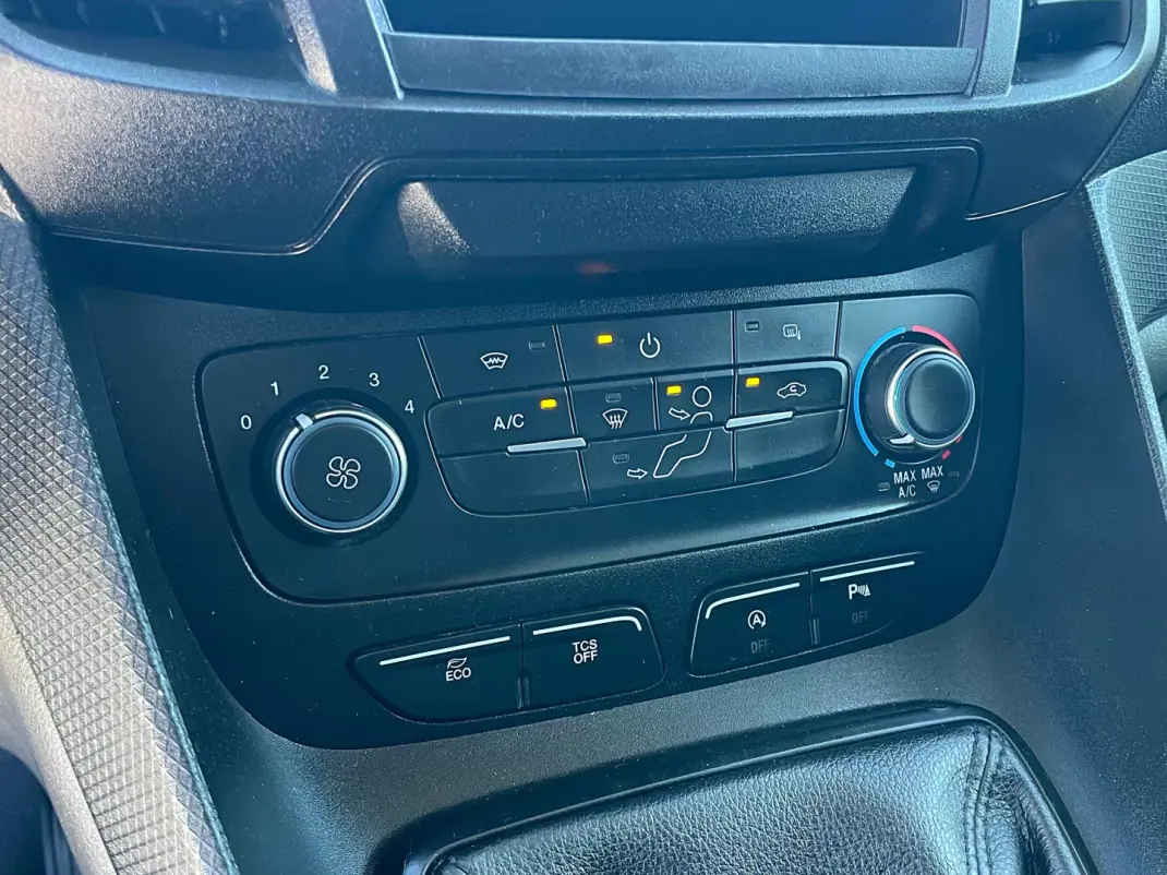 Ford Transit 2018 - 12900 EUR, 138000 km - 138000km - foto 26 de 37