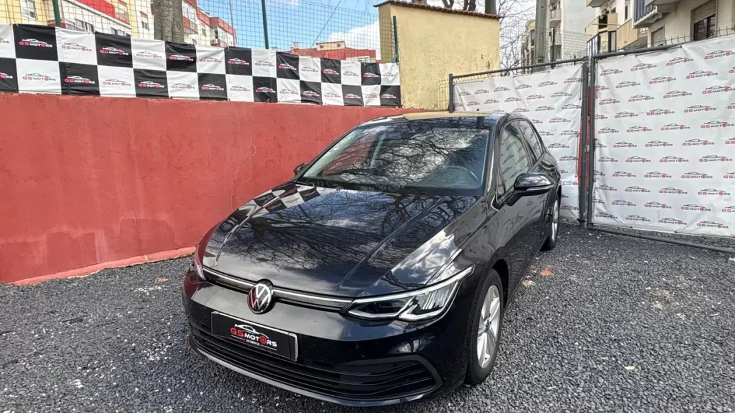 Volkswagen Golf 2022 - 17900 EUR, 94000 km - AUTO.MOTO.pt - 94000km - foto 1 de 12