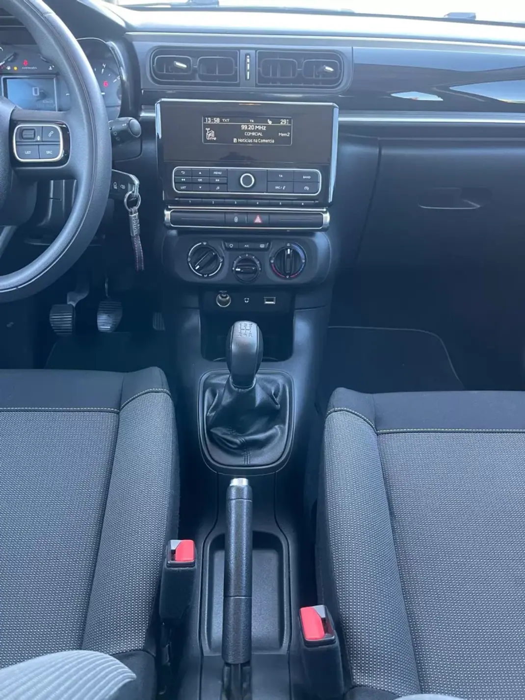 Citroën C3 2017 - 10900 EUR, 89000 km - AUTO.MOTO.pt - 89000km - foto 9 de 12
