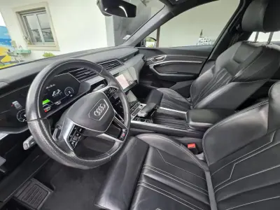 Audi e-tron 2022 - 31750 EUR, 115000 km - AUTO.MOTO.pt - 115000km - foto 53 de 73