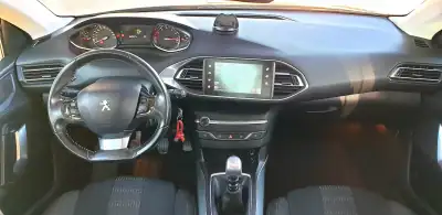 Peugeot 308 2016 - 10990 EUR, 162027 km - AUTO.MOTO.pt - 162027km - foto 13 de 43