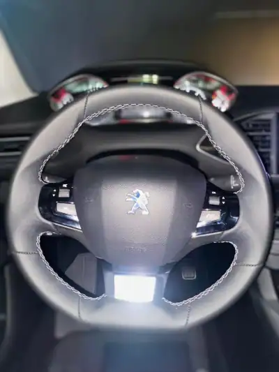 Peugeot 308 2016 - 15500 EUR, 171736 km - AUTO.MOTO.pt - 171736km - foto 33 de 48