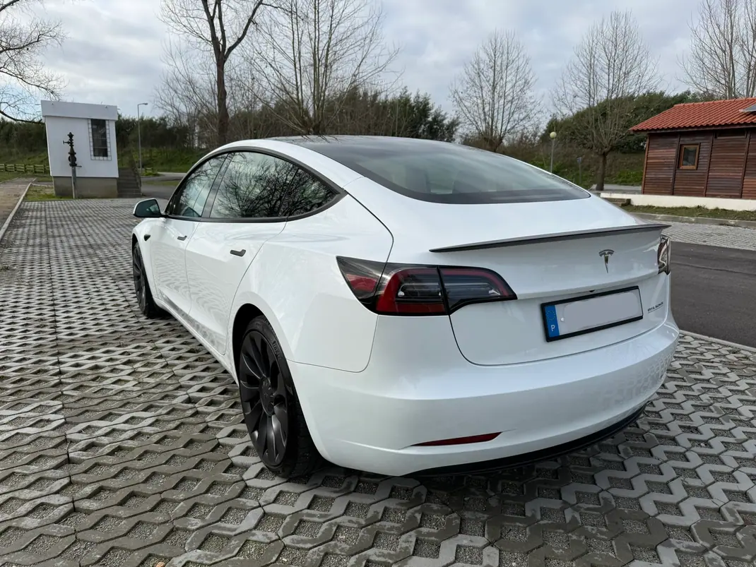 Tesla Model 3 2022 - 33500 EUR, 70000 km - AUTO.MOTO.pt - 70000km - foto 7 de 30