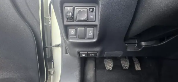 Nissan Juke 2014 - 11400 EUR, 156500 km - AUTO.MOTO.pt - 156500km - foto 12 de 15