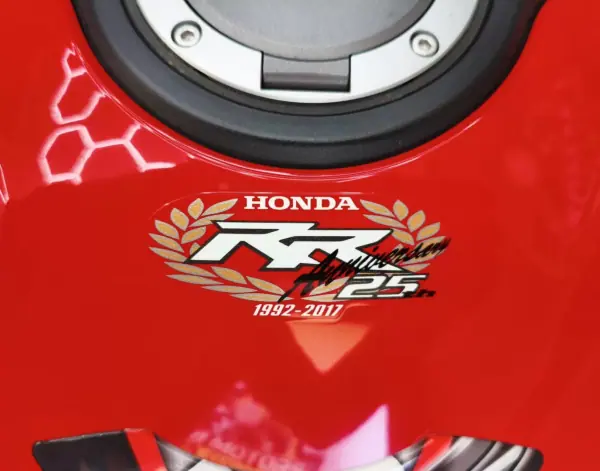 Honda CBR 1000RR 2017 - 15250 EUR, 17000 km - AUTO.MOTO.pt - 17000km - foto 26 de 32