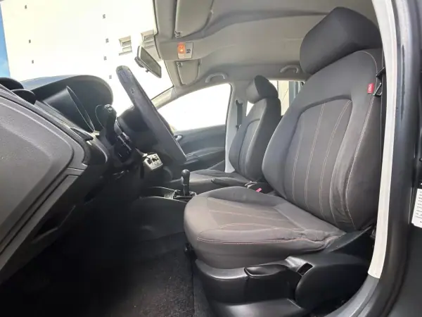 SEAT Ibiza ST 2011 - 5500 EUR, 213774 km - 213774km - foto 13 de 19