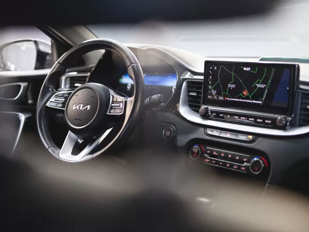 Kia XCeed 2022 - 22990 EUR, 52076 km - AUTO.MOTO.pt - 52076km - foto 18 de 23