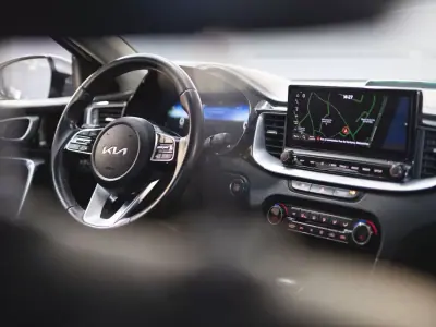 Kia XCeed 2022 - 22990 EUR, 52076 km - AUTO.MOTO.pt - 52076km - foto 18 de 23
