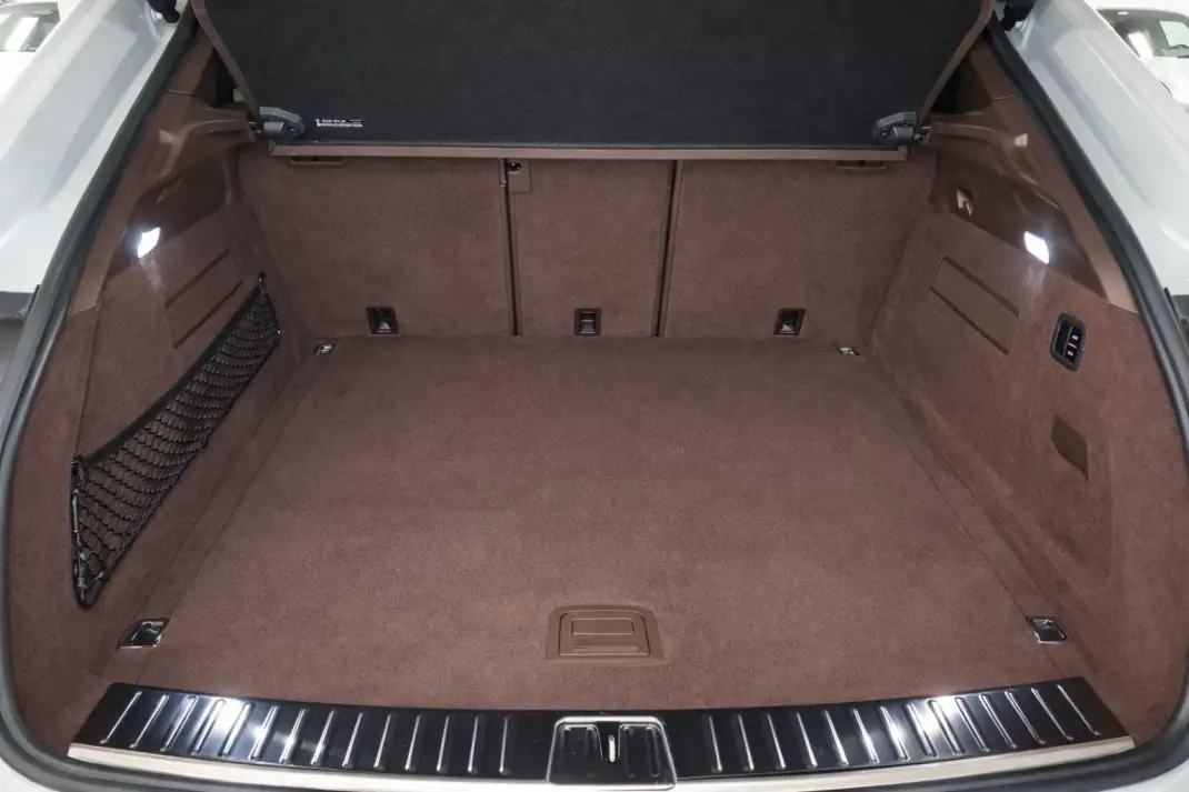 Porsche Cayenne 2022 - 69990 EUR, 140213 km - AUTO.MOTO.pt - 140213km - foto 11 de 12