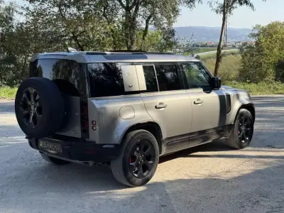 Land Rover Defender 2023 - 74999 EUR, 129000 km - AUTO.MOTO.pt - 129000km - foto 4 de 39
