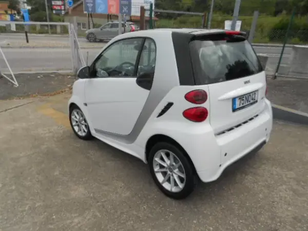 Smart ForTwo Coupé 2013 - 8500 EUR, 102123 km - 102123km - foto 5 de 10