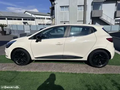 Renault Clio 2017 - 9900 EUR, 135702 km - AUTO.MOTO.pt - 135702km - foto 16 de 47