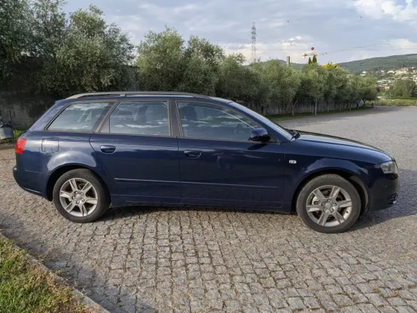 Audi A4 Avant 2006 - 6750 EUR, 300000 km - AUTO.MOTO.pt - 300000km - foto 8 de 9