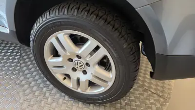 Volkswagen Touareg 2006 - 13900 EUR, 262462 km - AUTO.MOTO.pt - 262462km - foto 35 de 60