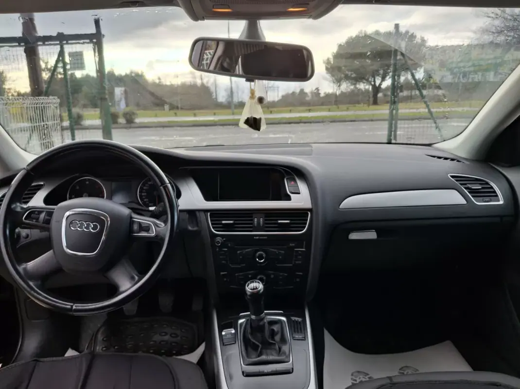 Audi A4 2011 - 11950 EUR, 141223 km - AUTO.MOTO.pt - 141223km - foto 12 de 13