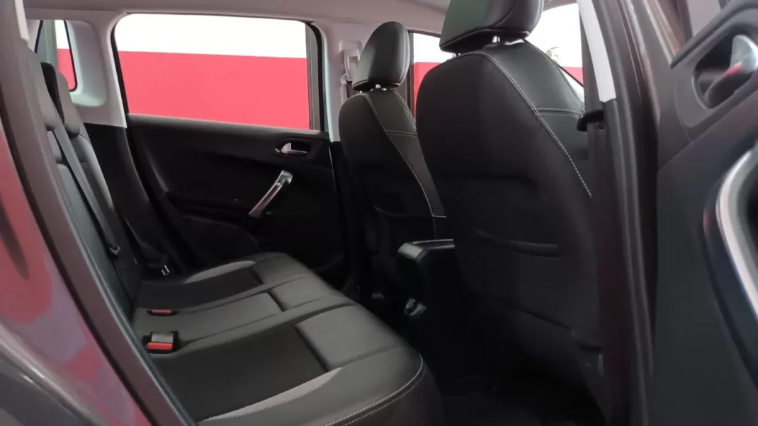 Peugeot 2008 2016 - 13750 EUR, 44423 km - AUTO.MOTO.pt - 44423km - foto 53 de 58