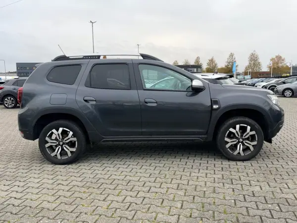 Dacia Duster 2022 - 12950 EUR, 171062 km - AUTO.MOTO.pt - 171062km - foto 6 de 15