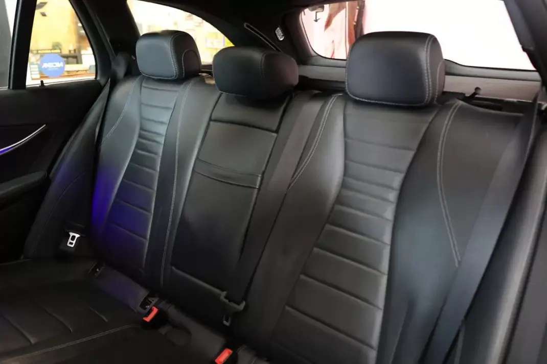 Mercedes-Benz E 220 2018 - 29900 EUR, 230000 km - AUTO.MOTO.pt - 230000km - foto 11 de 32