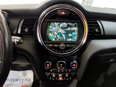 MINI 5 Portas 2017 - 15490 EUR, 76000 km - AUTO.MOTO.pt - 76000km - foto 16 de 27