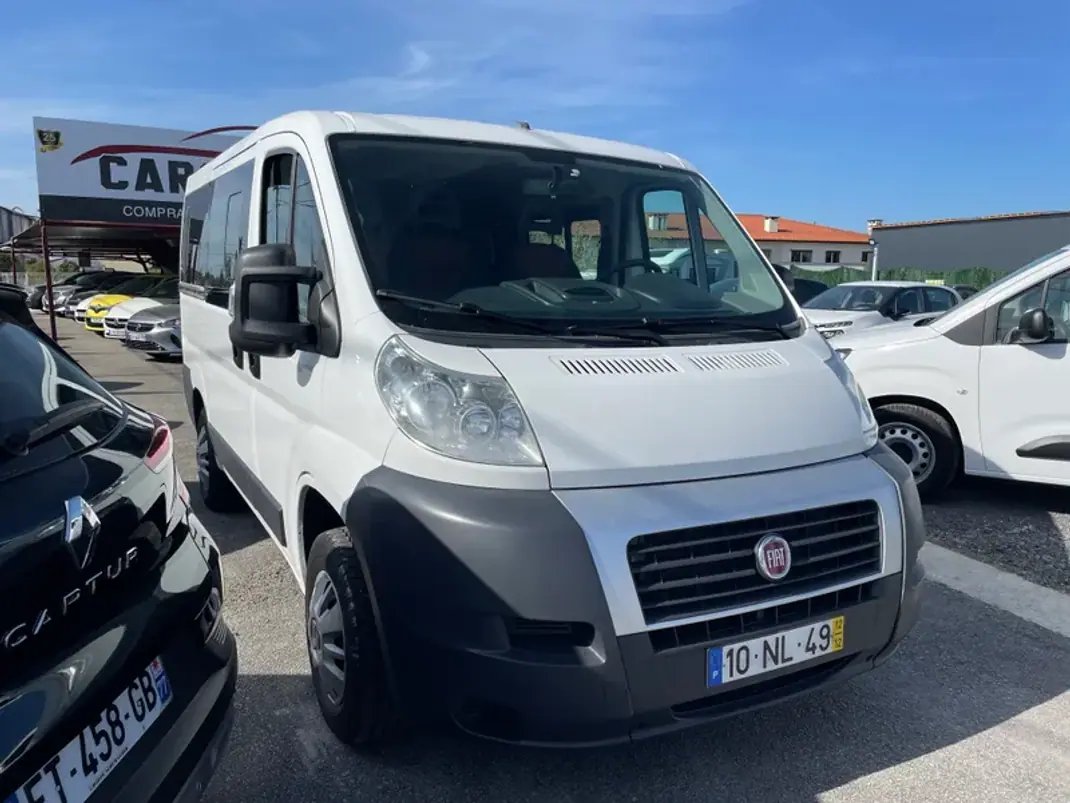 Fiat 2012 - 12750 EUR, 213184 km - AUTO.MOTO.pt - 213184km - foto 2 de 23