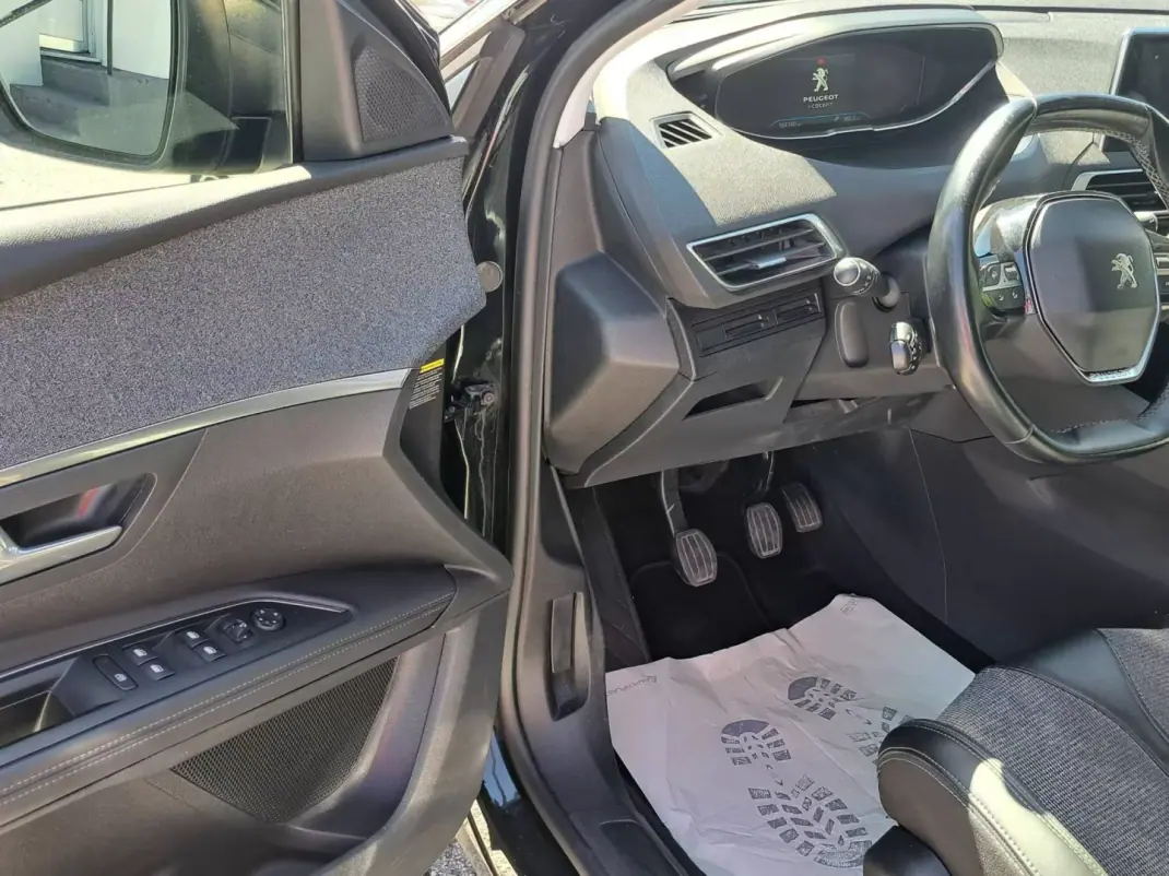 Peugeot 5008 2017 - 17900 EUR, 164000 km - 164000km - foto 19 de 45