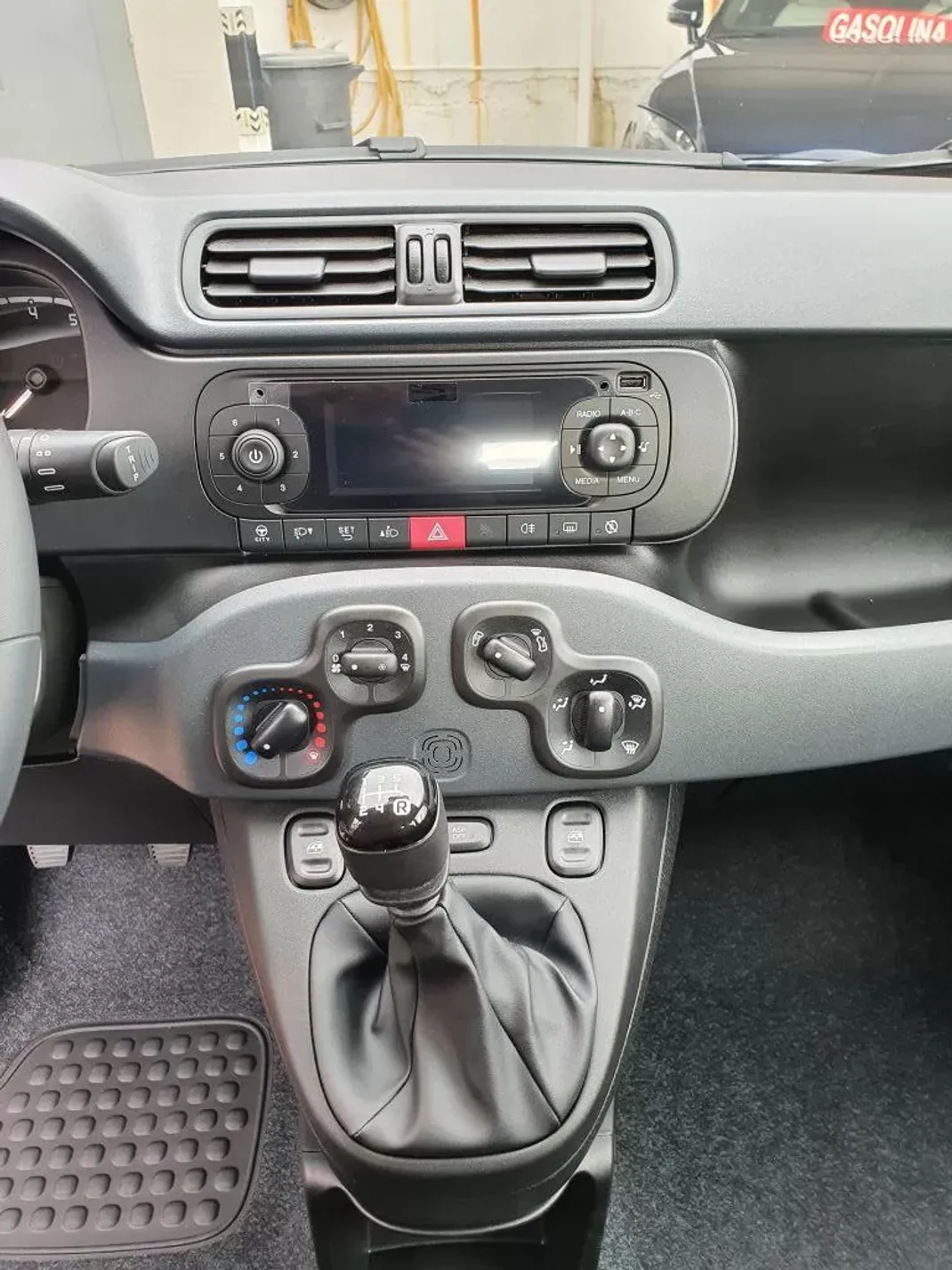 Fiat Panda 2020 - 10950 EUR, 68000 km - AUTO.MOTO.pt - 68000km - foto 9 de 11