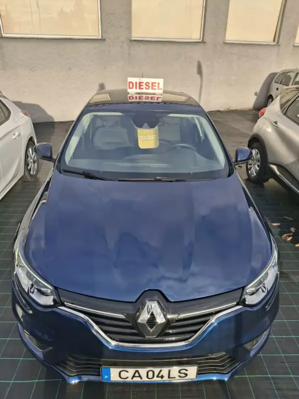 Renault Mégane 2019 - 16990 EUR, 179121 km - AUTO.MOTO.pt - 179121km - foto 2 de 22
