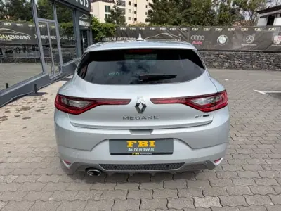 Renault Mégane 2018 - 16900 EUR, 89150 km - AUTO.MOTO.pt - 89150km - foto 8 de 12
