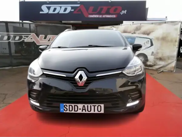 Renault Clio Sport Tourer 2019 - 10600 EUR, 193571 km - AUTO.MOTO.pt - 193571km - foto 3 de 29