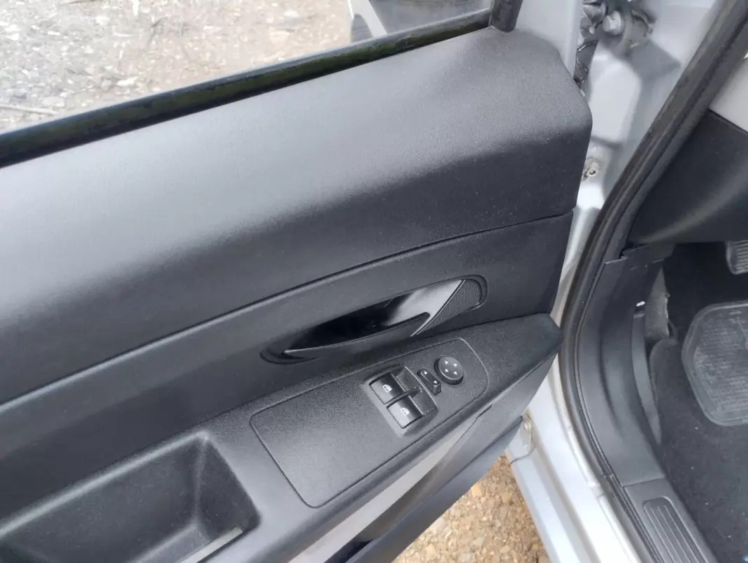 Fiat Grande Punto 2006 - 2750 EUR, 210000 km - AUTO.MOTO.pt - 210000km - foto 13 de 20