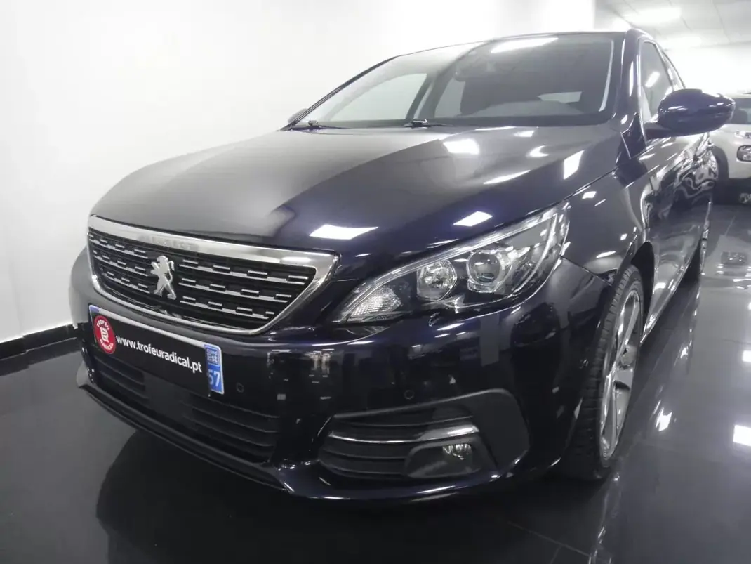 Peugeot 308 2019 - 14900 EUR, 50000 km - AUTO.MOTO.pt - 50000km - foto 26 de 51