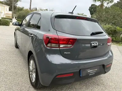 Kia Rio 2023 - 14999 EUR, 30000 km - AUTO.MOTO.pt - 30000km - foto 7 de 13