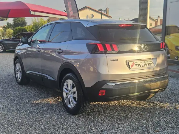 Peugeot 3008 2019 - 14900 EUR, 129000 km - AUTO.MOTO.pt - 129000km - foto 7 de 38