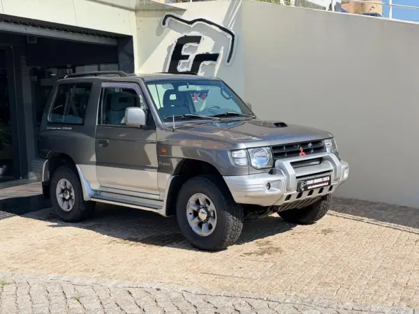 Mitsubishi Pajero 1998 - 14950 EUR, 185823 km - 185823km - foto 18 de 22