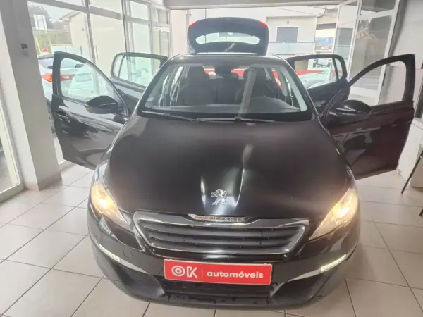 Peugeot 308 2014 - 9350 EUR, 207000 km - AUTO.MOTO.pt - 207000km - foto 17 de 34