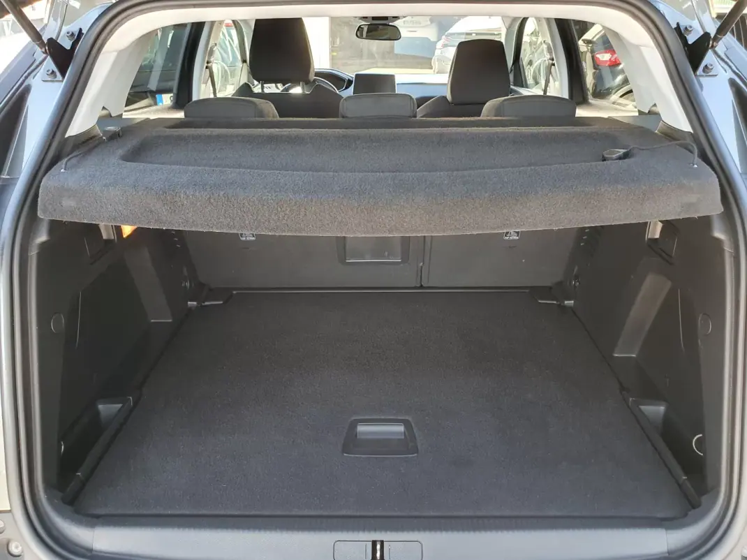 Peugeot 3008 2019 - 17 EUR, 80000 km - AUTO.MOTO.pt - 80000km - foto 11 de 26
