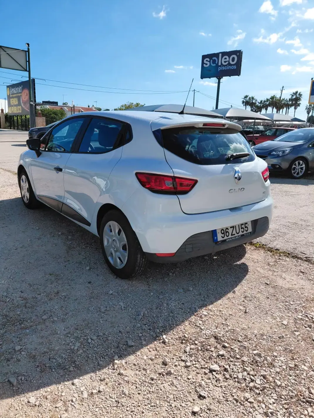Renault Clio 2016 - 9500 EUR, 220000 km - AUTO.MOTO.pt - 220000km - foto 4 de 4