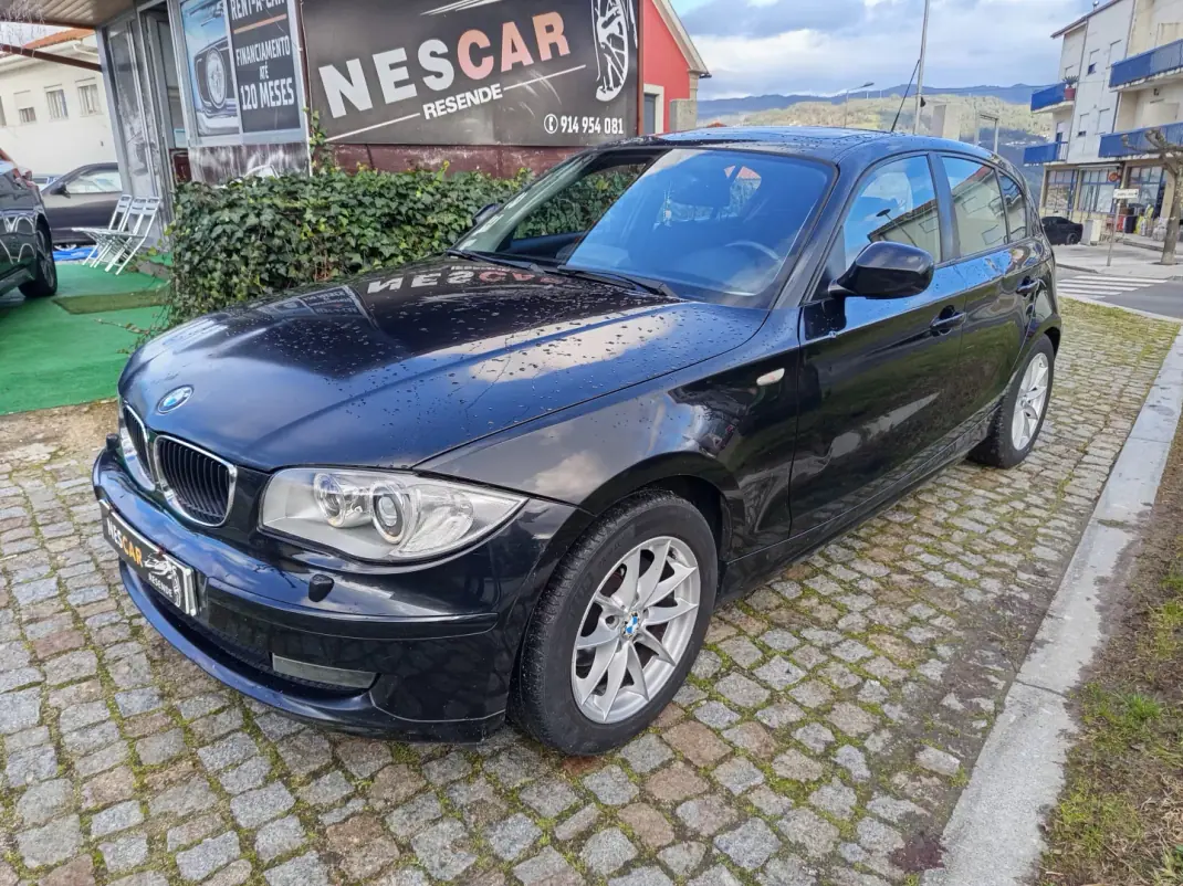 BMW 116 2009 - 5500 EUR, 285384 km - AUTO.MOTO.pt - 285384km - foto 2 de 11