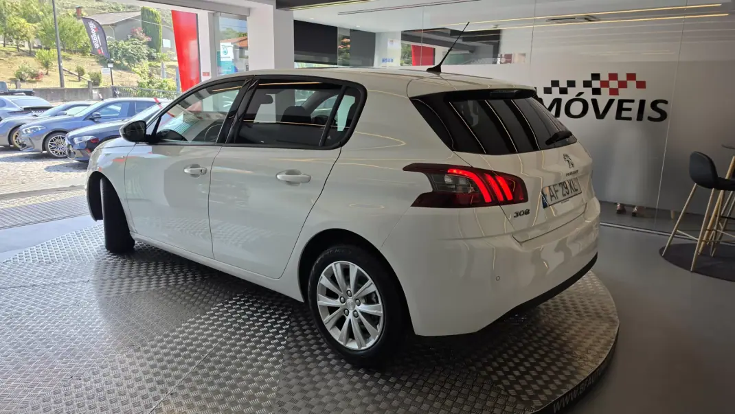 Peugeot 308 2021 - 9500 EUR, 224621 km - 224621km - foto 19 de 59