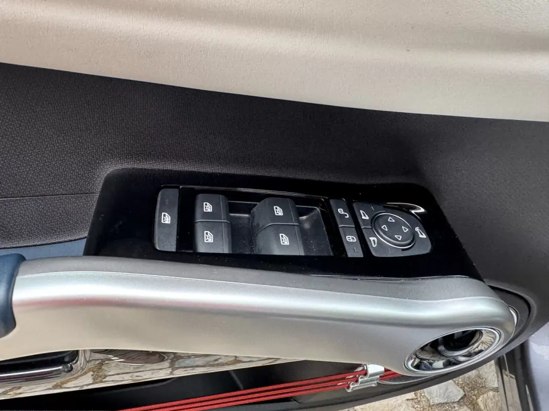 BYD Atto 3 2023 - 26900 EUR, 29000 km - AUTO.MOTO.pt - 29000km - foto 40 de 45