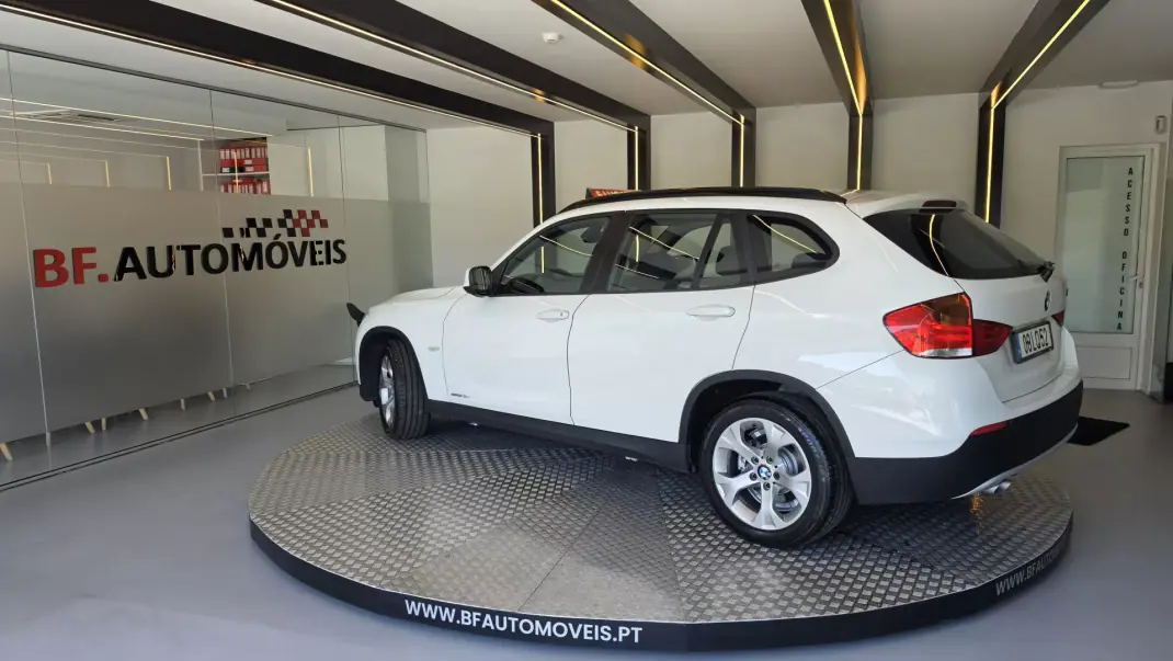 BMW X1 2011 - 9900 EUR, 192351 km - AUTO.MOTO.pt - 192351km - foto 16 de 52