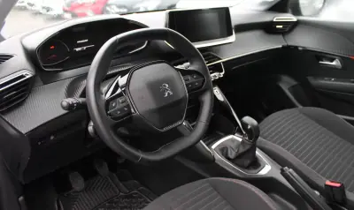 Peugeot 208 2022 - 16750 EUR, 121000 km - AUTO.MOTO.pt - 121000km - foto 12 de 18