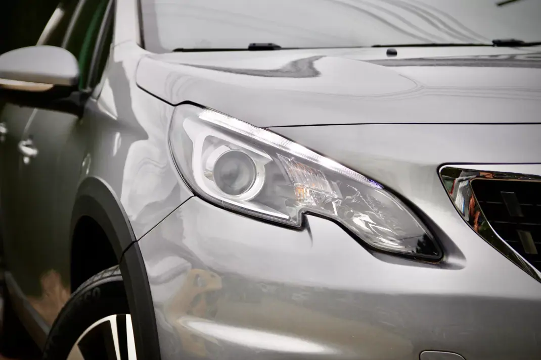 Peugeot 2008 2017 - 12900 EUR, 100000 km - AUTO.MOTO.pt - 100000km - foto 5 de 27