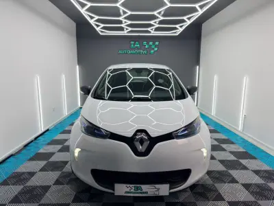 Renault Zoe 2018 - 10750 EUR, 64000 km - AUTO.MOTO.pt - 64000km - foto 3 de 18